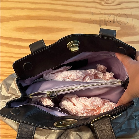 Vintage Coach Brown and Tan Shoulder Bag - Picture 6 of 16